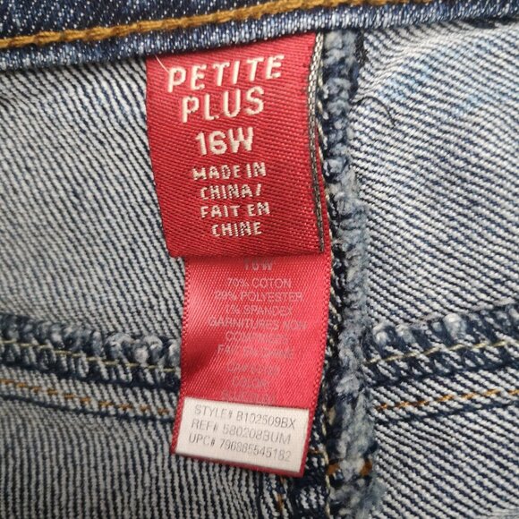 Bum Equipment Ladies Size 16W Petite Plus Medium Wash Jean Capri's - Picture 3 of 14
